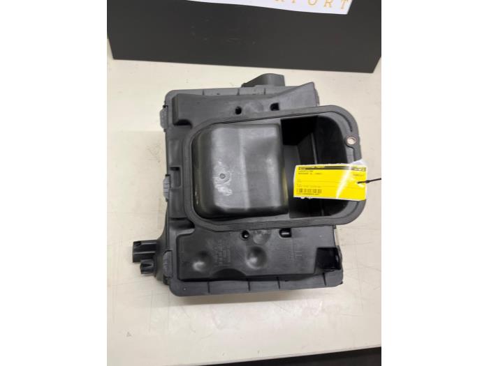 Begagnade Luftfilter Mercedes SL (R230) 3.7 SL-350 V6 18V Pris € 49,98 Marginaltabell erbjuds av Autodemontage Tegelen