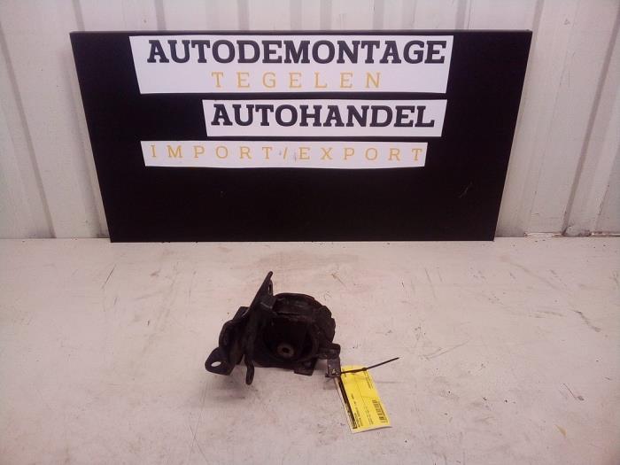 Engine mount Toyota Avensis Wagon (T25/B1E), 2003 / 2008 2.2 D-4D 16V D-CAT, Combi/o, Diesel, 2.231cc, 130kW (177pk), FWD, 2ADFHV, 2005-07 / 2008-11, ADT251; SB1EB (Used)