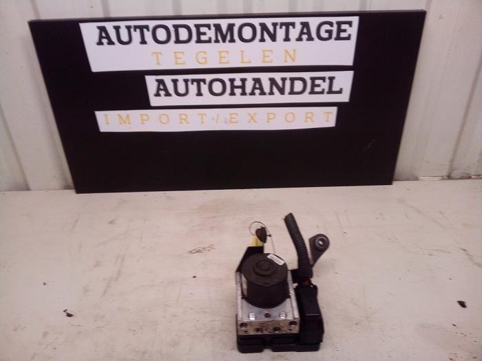 Begagnade ABS-pump Mazda 3 (BK12) 1.6i 16V Pris € 74,99 Marginaltabell erbjuds av Autodemontage Tegelen