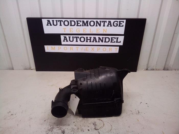 Begagnade Luftfilterhus Volkswagen Caddy III (2KA,2KH,2CA,2CH) 2.0 SDI Pris € 49,99 Marginaltabell erbjuds av Autodemontage Tegelen