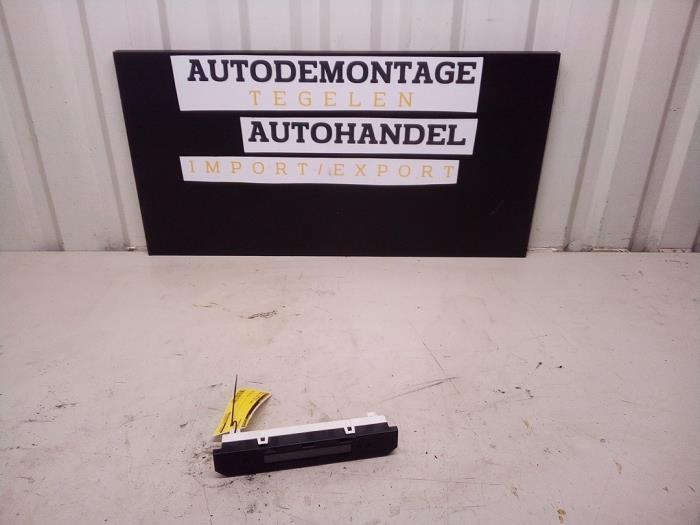 Begagnade Innerdisplay Suzuki SX4 1.6 16V VVT Comfort,Exclusive Pris € 24,98 Marginaltabell erbjuds av Autodemontage Tegelen