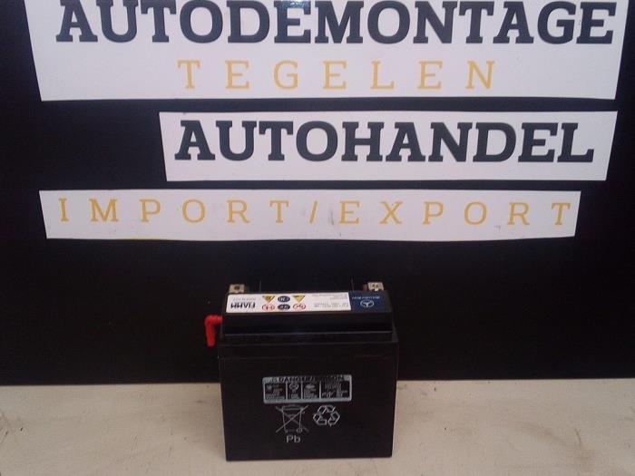 Begagnade Extrabatteri Mercedes C (W204) 2.2 C-180 CDI 16V BlueEFFICIENCY Pris € 50,00 Marginaltabell erbjuds av Autodemontage Tegelen