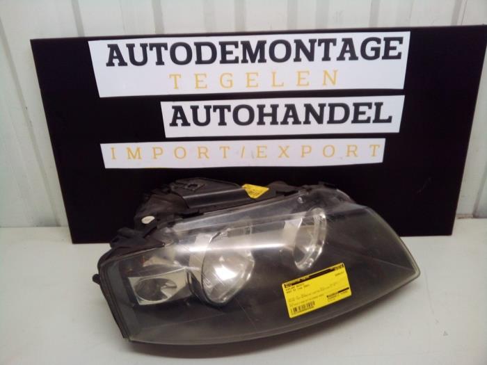 Używane Reflektor prawy Audi A3 (8P1) 1.6 Cena € 59,90 Procedura marży oferowane przez Autodemontage Tegelen