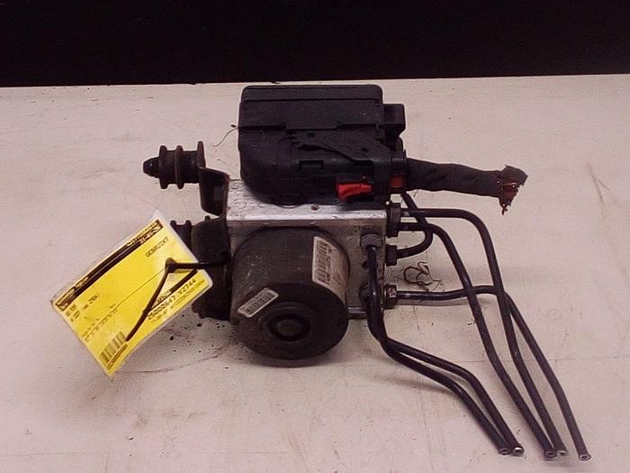 Begagnade ABS-pump Volkswagen Caddy III (2KA,2KH,2CA,2CH) 2.0 SDI Pris € 59,99 Marginaltabell erbjuds av Autodemontage Tegelen