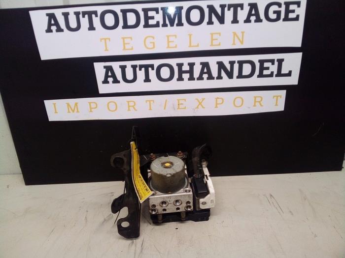 Used ABS pump Mazda 626 (GF14) 1.8i 16V Price € 100,00 Margin scheme offered by Autodemontage Tegelen
