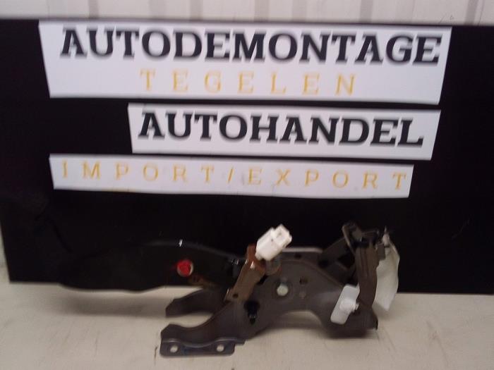 Używane Pedal hamulca Suzuki Swift (ZA/ZC/ZD) 1.2 16V Cena € 34,99 Procedura marży oferowane przez Autodemontage Tegelen