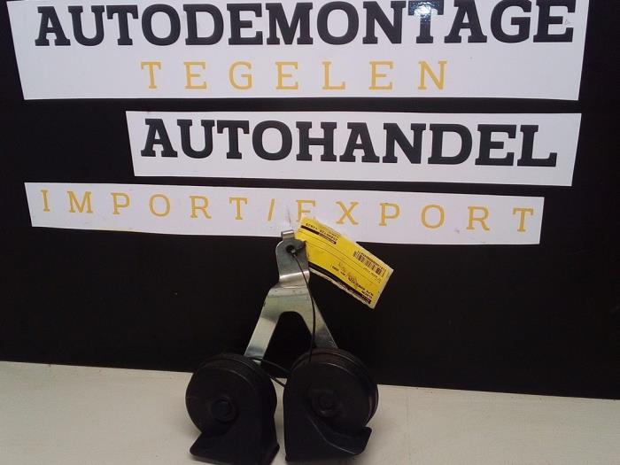 Używane Klakson Alfa Romeo MiTo (955) 1.4 16V Cena € 29,98 Procedura marży oferowane przez Autodemontage Tegelen