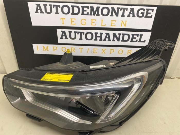 Używane Reflektor lewy Opel Grandland (X) 1.2 Turbo 12V Cena € 424,99 Procedura marży oferowane przez Autodemontage Tegelen