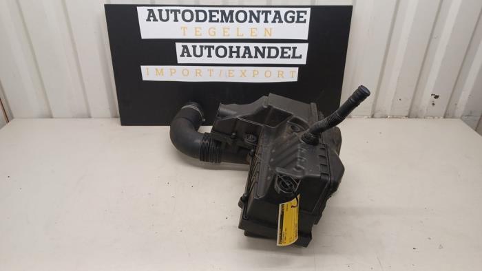 Begagnade Luftfilterhus Volkswagen Touran (1T1/T2) 1.4 16V TSI 140 Pris € 44,90 Marginaltabell erbjuds av Autodemontage Tegelen