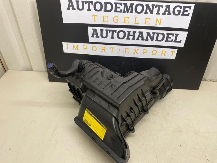 Begagnade Luftfilterhus Volkswagen Passat Variant (3G5) 1.6 TDI 16V Pris € 54,99 Marginaltabell erbjuds av Autodemontage Tegelen