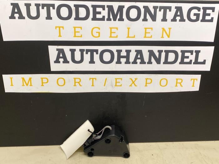 Begagnade Antennförstärkare Volkswagen Golf V (1K1) 1.4 TSI 122 16V Pris € 12,50 Marginaltabell erbjuds av Autodemontage Tegelen