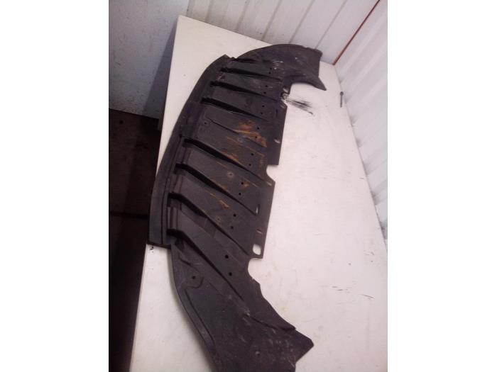 Usados Parachoque placa base Ford C-Max (DXA) 1.0 Ti-VCT EcoBoost 12V 125 Precio € 79,90 Norma de margen ofrecido por Autodemontage Tegelen