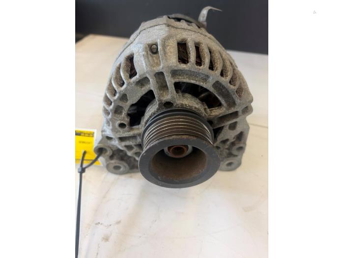 Usagé Dynamo Volkswagen Touran (1T1/T2) 2.0 Ecofuel Prix € 44,99 Règlement à la marge proposé par Autodemontage Tegelen