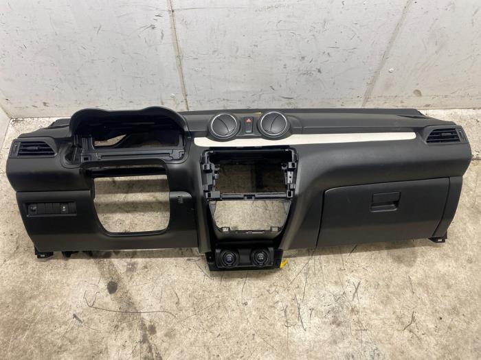 Używane Panel Suzuki Swift (ZC/ZD) 1.2 Dual Jet 16V Cena € 549,99 Procedura marży oferowane przez Autodemontage Tegelen