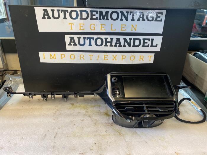 Begagnade Innerdisplay Peugeot 208 I (CA/CC/CK/CL) 1.6 Blue HDi 100 Pris € 99,98 Marginaltabell erbjuds av Autodemontage Tegelen