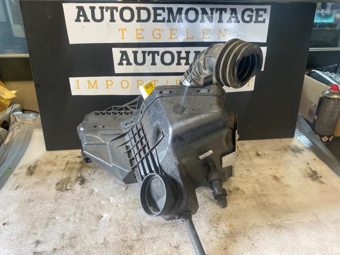 Begagnade Luftfilterhus Audi A4 Avant (B8) 1.8 TFSI 16V Pris € 29,98 Marginaltabell erbjuds av Autodemontage Tegelen