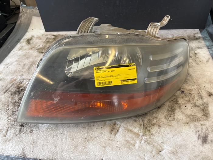 Używane Reflektor lewy Chevrolet Kalos (SF48) 1.4 Cena € 24,98 Procedura marży oferowane przez Autodemontage Tegelen