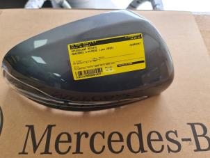Usados Tapa de retrovisor derecha Mercedes C (R205) Precio € 60,50 IVA incluido ofrecido por De Vogel Auto's B.V.