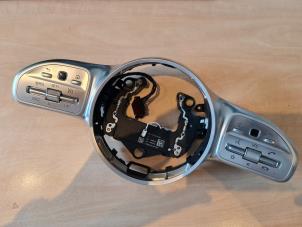 Usados Interruptor de mando de volante Mercedes A (177.0) Precio € 181,50 IVA incluido ofrecido por De Vogel Auto's B.V.