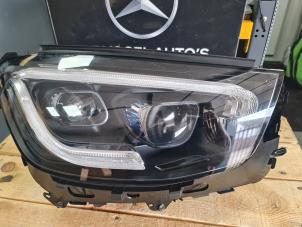 Używane Reflektor prawy Mercedes GLC (X253) Cena € 786,50 Z VAT oferowane przez De Vogel Auto's B.V.