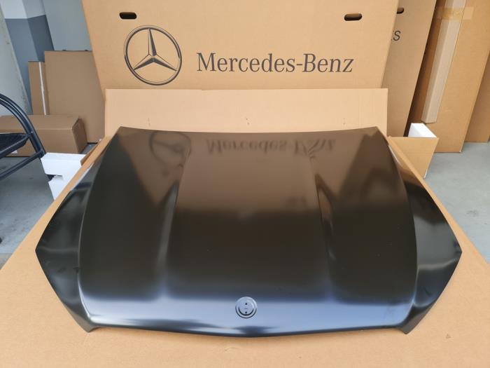 Capot d'un Mercedes-Benz GLE (V167)  2022