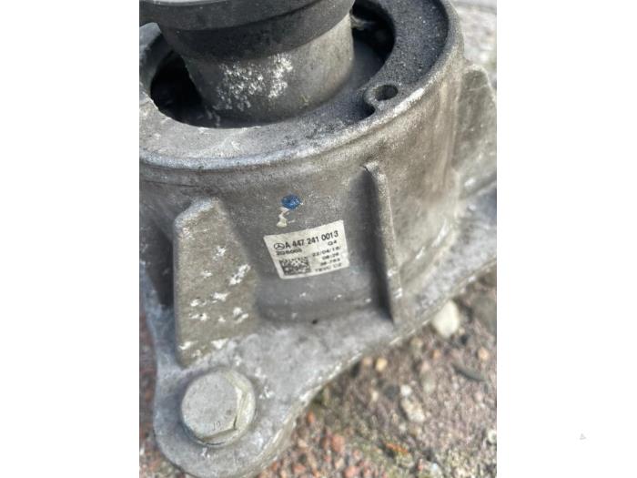 Engine mount from a Mercedes-Benz Vito (447.6)  2017