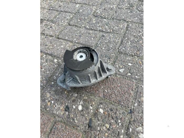 Engine mount Mercedes Vito (447.6), Van, 2014 (Used)