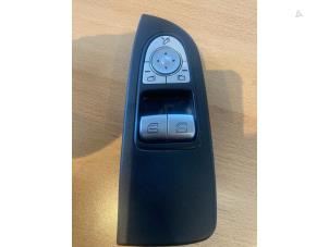 Used Electric window switch Mercedes Vito (447.6) Price € 84,70 Inclusive VAT offered by De Vogel Auto's B.V.