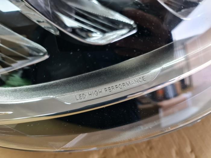Phare droit d'un Mercedes-Benz Sprinter 3,5t (907.6/910.6)  2020