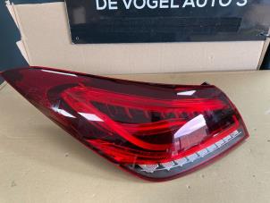 Nowe Tylne swiatlo pozycyjne lewe Mercedes CLA (118.3) Cena € 272,25 Z VAT oferowane przez De Vogel Auto's B.V.