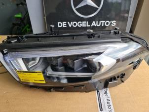 Używane Reflektor lewy Mercedes A (177.0) Cena € 786,50 Z VAT oferowane przez De Vogel Auto's B.V.