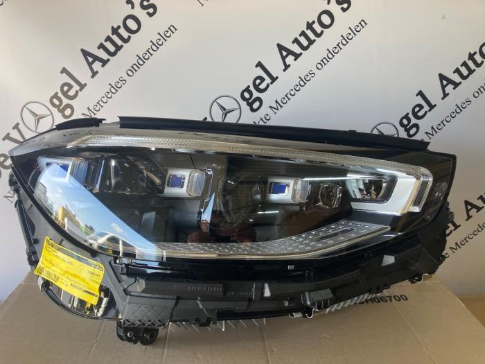 Używane Reflektor prawy Mercedes S (W223) Cena € 1.694,00 Z VAT oferowane przez De Vogel Auto's B.V.