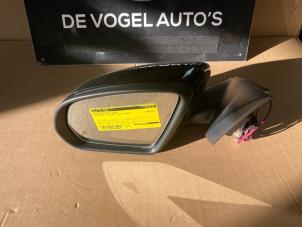 Used Wing mirror, left Mercedes C (W205) Price € 363,00 Inclusive VAT offered by De Vogel Auto's B.V.