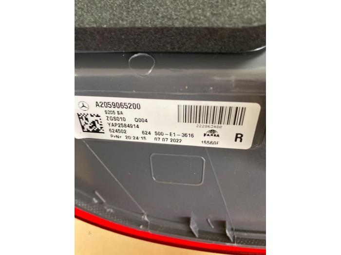 Taillight, right from a Mercedes-Benz C Estate (S205)  2018