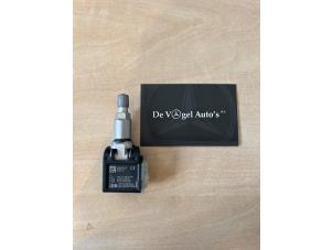 Usados Sensor de presión de neumáticos Mercedes W211 Precio € 48,40 IVA incluido ofrecido por De Vogel Auto's B.V.