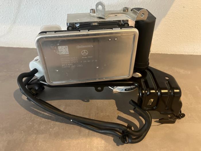 Nya Luftpump (fjädring) Mercedes GLC (X254) Pris € 605,00 Inklusive moms erbjuds av De Vogel Auto's B.V.
