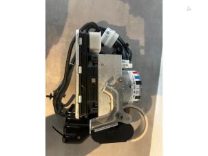 Luftpump (fjädring) från en Mercedes-Benz GLC (X254)  2024