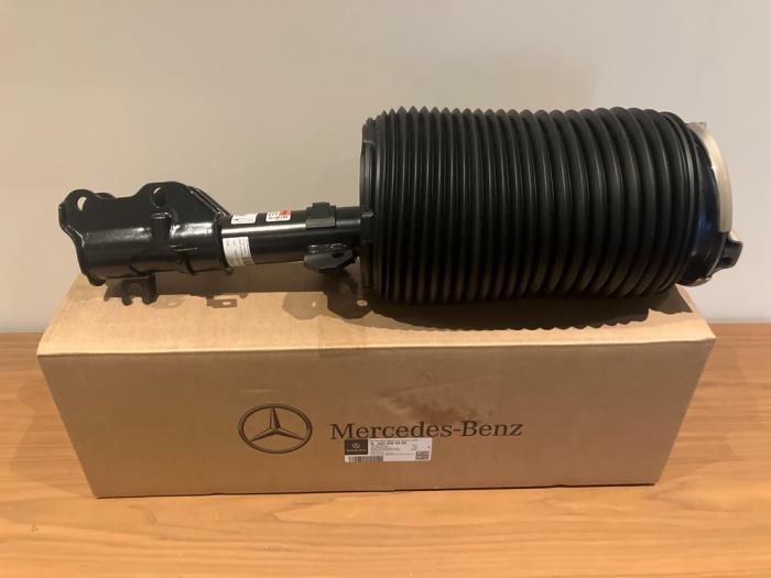Nya Luftfjäder Mercedes V (447.8) Pris € 449,67 Inklusive moms erbjuds av De Vogel Auto's B.V.