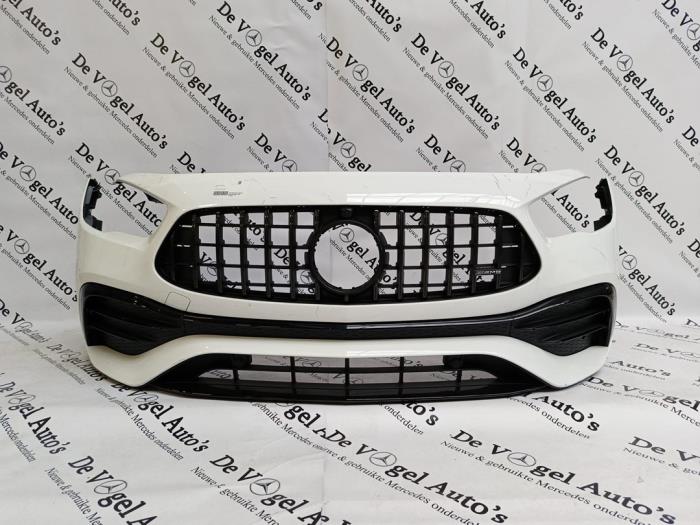 Usados Parachoques Mercedes GLA (H247) 2.0 35 AMG Turbo 16V 4-Matic Precio € 1.028,50 IVA incluido ofrecido por De Vogel Auto's B.V.