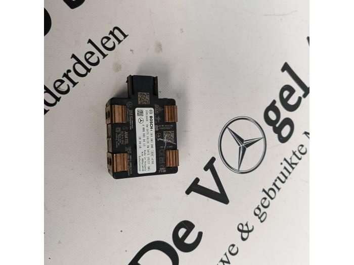 Begagnade Radarsensor Mercedes A (177.0) 1.3 A-180 Turbo 16V Pris € 181,50 Inklusive moms erbjuds av De Vogel Auto's B.V.