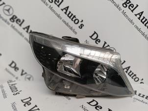 Usados Faro derecha Mercedes Vito (447.6) 2.2 116 CDI 16V Precio € 175,45 IVA incluido ofrecido por De Vogel Auto's B.V.