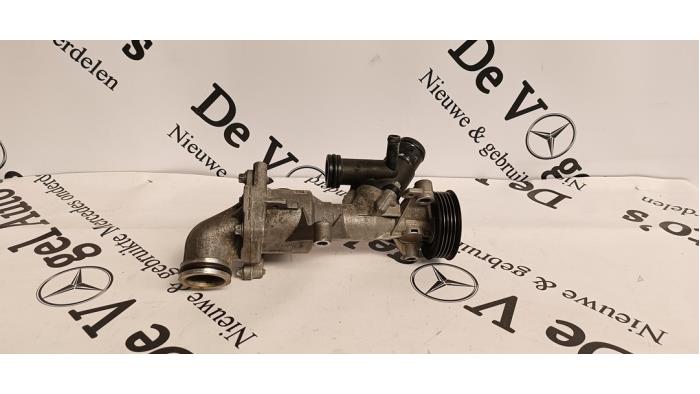 Begagnade Vattenpump Mercedes A (177.0) 2.0 A-35 AMG Turbo 16V 4Matic Pris € 100,00 Marginaltabell erbjuds av De Vogel Auto's B.V.