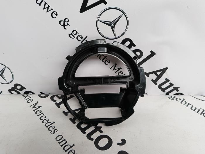 Używane Grill Mercedes GLC (X253) 2.2 250d 16V BlueTEC 4-Matic Cena € 18,15 Z VAT oferowane przez De Vogel Auto's B.V.