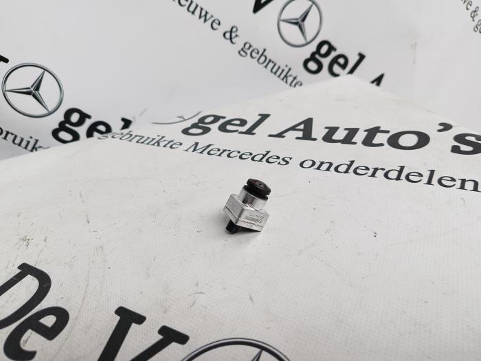 Używane Kamera lusterka lewego Mercedes EQS (X296) 500 4-Matic Cena € 242,00 Z VAT oferowane przez De Vogel Auto's B.V.