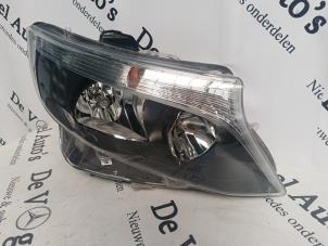 Usados Faro derecha Mercedes Vito (447.6) 2.2 116 CDI 16V Precio € 172,43 IVA incluido ofrecido por De Vogel Auto's B.V.