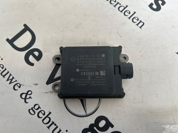 Begagnade Radarsensor Mercedes E (W213) E-250d 2.0 Turbo 16V Pris € 145,20 Inklusive moms erbjuds av De Vogel Auto's B.V.