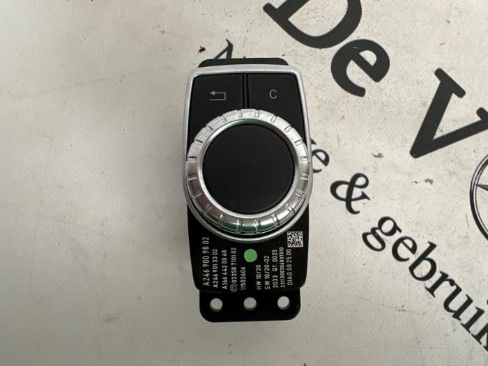 Usagé Direction système de commande Mercedes A (W176) 1.6 A-200 16V Prix € 54,45 Prix TTC proposé par De Vogel Auto's B.V.
