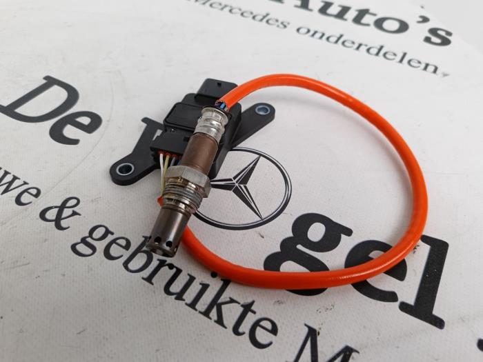 Nuevos Sensor Nox Mercedes A (177.0) 2.0 A-180d Precio € 151,25 IVA incluido ofrecido por De Vogel Auto's B.V.