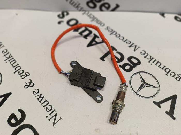 Nuevos Sensor Nox Mercedes A (177.0) 2.0 A-180d Precio € 90,75 IVA incluido ofrecido por De Vogel Auto's B.V.