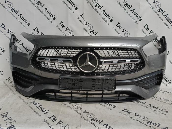 Usados Parachoques Mercedes GLA (H247) 1.3 200 Turbo 16V 4-Matic Precio € 1.270,50 IVA incluido ofrecido por De Vogel Auto's B.V.